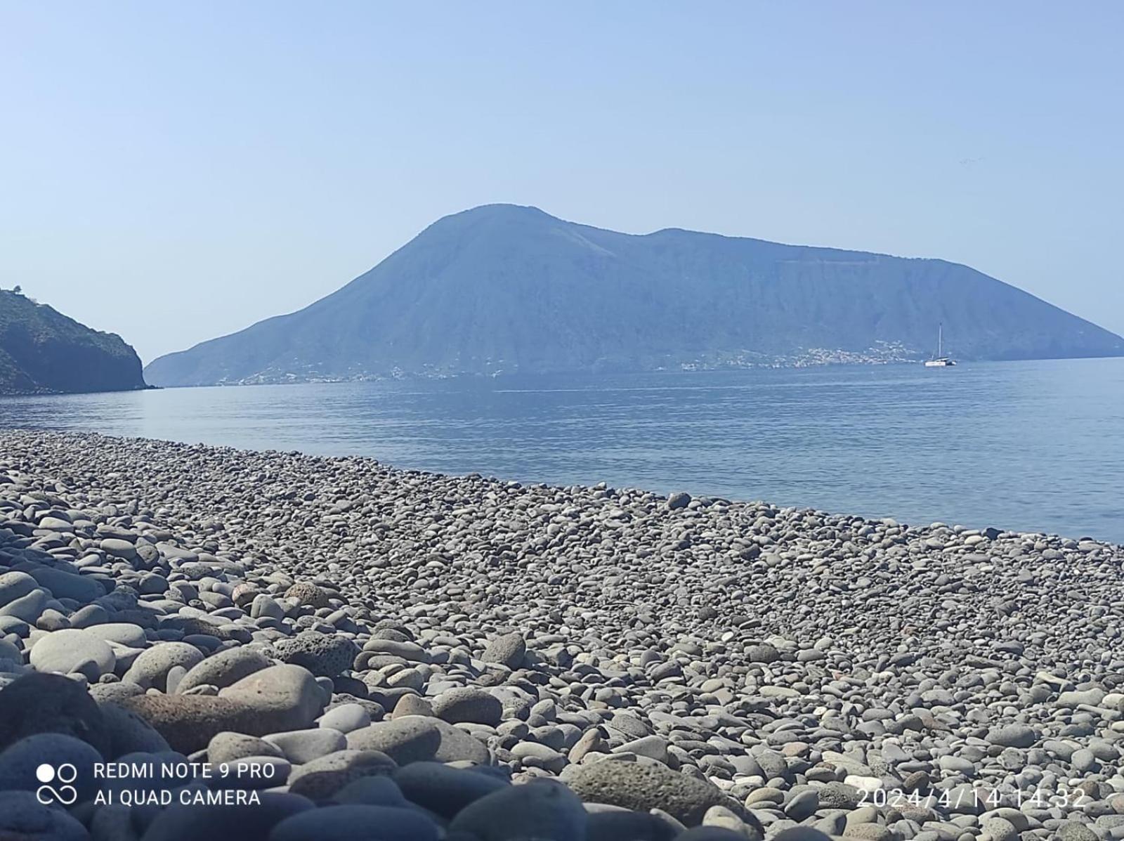 Appartamento Rocche Rosse Acquacalda Esterno foto